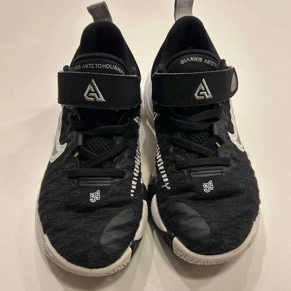 Nike Kids Giannis Immortality Black and White Sneakers, size 11C